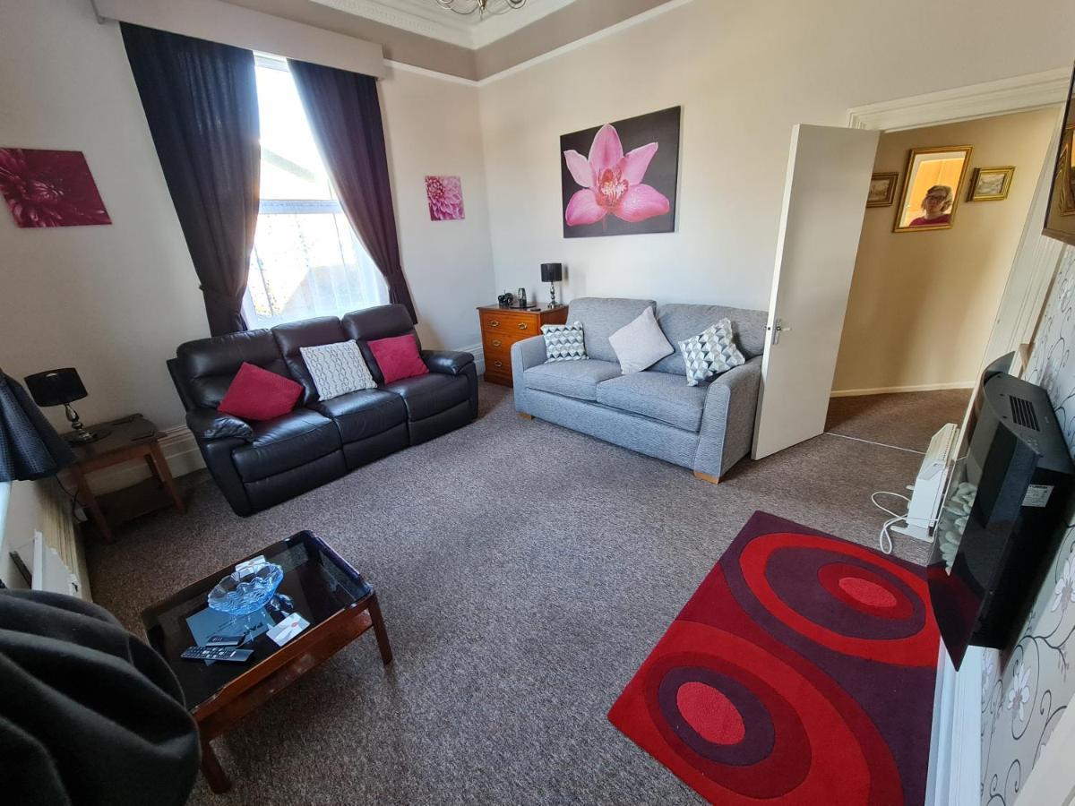 Parterre Holiday Apartments แซนดาวน์ ภายนอก รูปภาพ